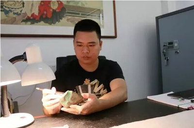 顛覆傳統(tǒng)玉器銷售模式 許旭兵如何借互聯(lián)網(wǎng)實(shí)現(xiàn)翡翠夢